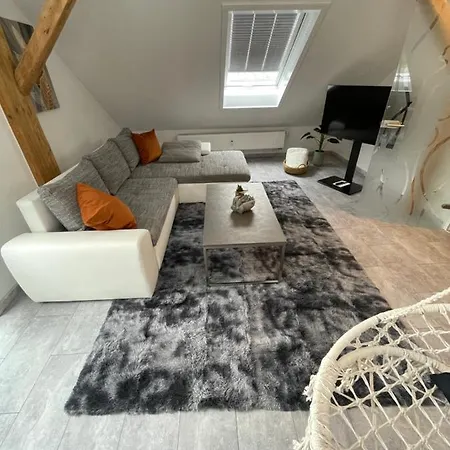 公寓 Wen Koenigsberger,ruhige Dg-wohnung In Weiden,2 Schlafzimmer,parkplatz, Zentral! 魏登