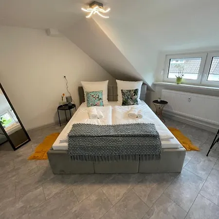 Wen Koenigsberger,ruhige Dg-wohnung In Weiden,2 Schlafzimmer,parkplatz, Zentral! Appartement