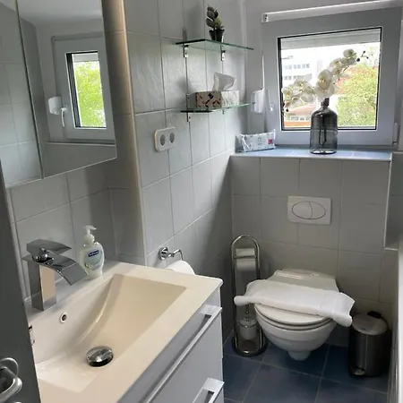 Wen Koenigsberger,ruhige Dg-wohnung In Weiden,2 Schlafzimmer,parkplatz, Zentral! 公寓 *