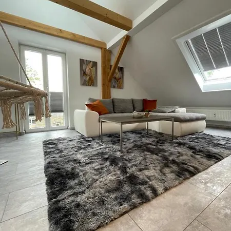 Wen Koenigsberger,ruhige Dg-wohnung In Weiden,2 Schlafzimmer,parkplatz, Zentral! * 魏登