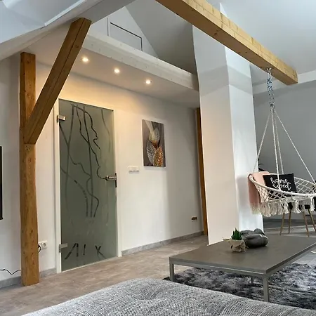 Appartement Wen Koenigsberger,ruhige Dg-wohnung In Weiden,2 Schlafzimmer,parkplatz, Zentral!