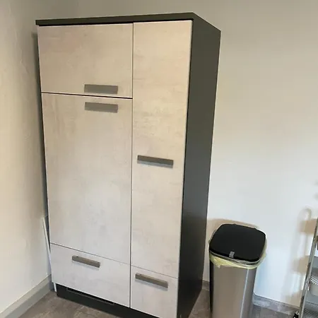 Wen Koenigsberger,ruhige Dg-wohnung In Weiden,2 Schlafzimmer,parkplatz, Zentral! Apartment