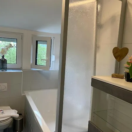 Apartment Wen Koenigsberger,ruhige Dg-wohnung In Weiden,2 Schlafzimmer,parkplatz, Zentral! Weiden in der Oberpfalz