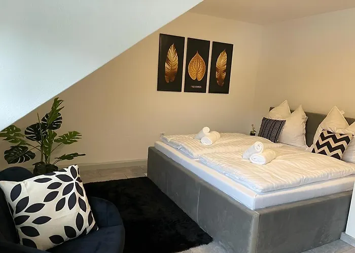 Wen Koenigsberger,ruhige Dg-wohnung In Weiden,2 Schlafzimmer,parkplatz, Zentral! Apartamento