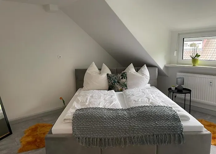 Apartamento Wen Koenigsberger,ruhige Dg-wohnung In Weiden,2 Schlafzimmer,parkplatz, Zentral!