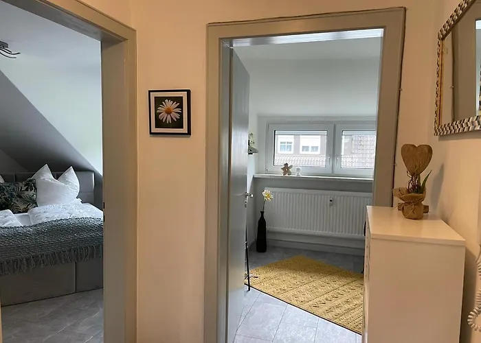 Wen Koenigsberger,ruhige Dg-wohnung In Weiden,2 Schlafzimmer,parkplatz, Zentral! Weiden in der Oberpfalz