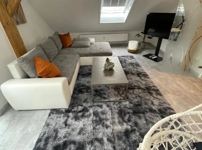 Apartamento Wen Koenigsberger,ruhige Dg-wohnung In Weiden,2 Schlafzimmer,parkplatz, Zentral! Weiden in der Oberpfalz