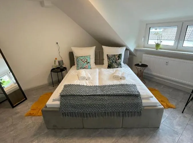 Wen Koenigsberger,ruhige Dg-wohnung In Weiden,2 Schlafzimmer,parkplatz, Zentral! Apartamento