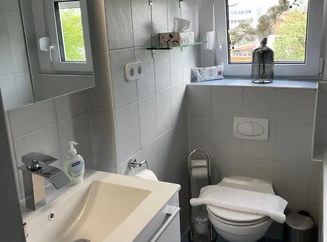 Wen Koenigsberger,ruhige Dg-wohnung In Weiden,2 Schlafzimmer,parkplatz, Zentral! Apartamento *