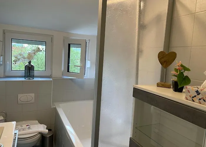 Apartamento Wen Koenigsberger,ruhige Dg-wohnung In Weiden,2 Schlafzimmer,parkplatz, Zentral! Weiden in der Oberpfalz