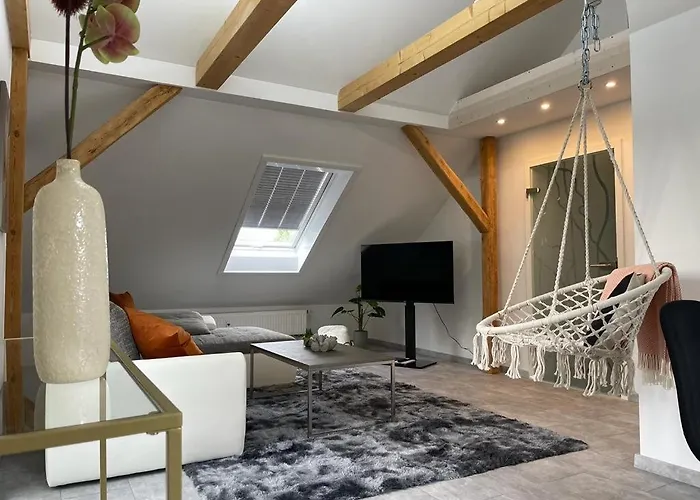 Wen Koenigsberger,ruhige Dg-wohnung In Weiden,2 Schlafzimmer,parkplatz, Zentral! Apartamento