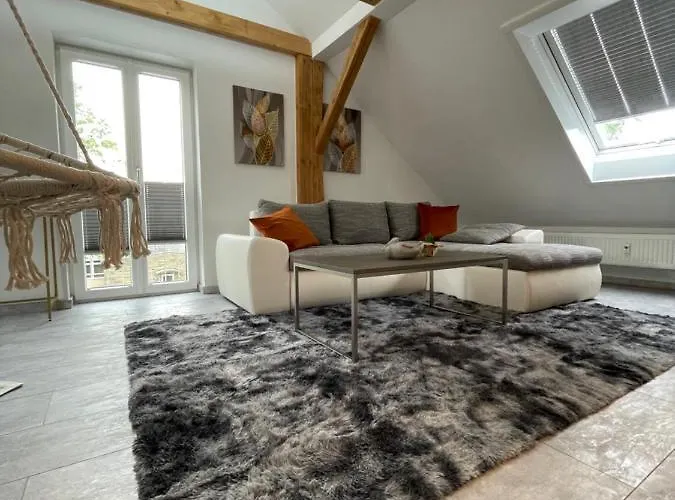 Wen Koenigsberger,ruhige Dg-wohnung In Weiden,2 Schlafzimmer,parkplatz, Zentral! * Weiden in der Oberpfalz